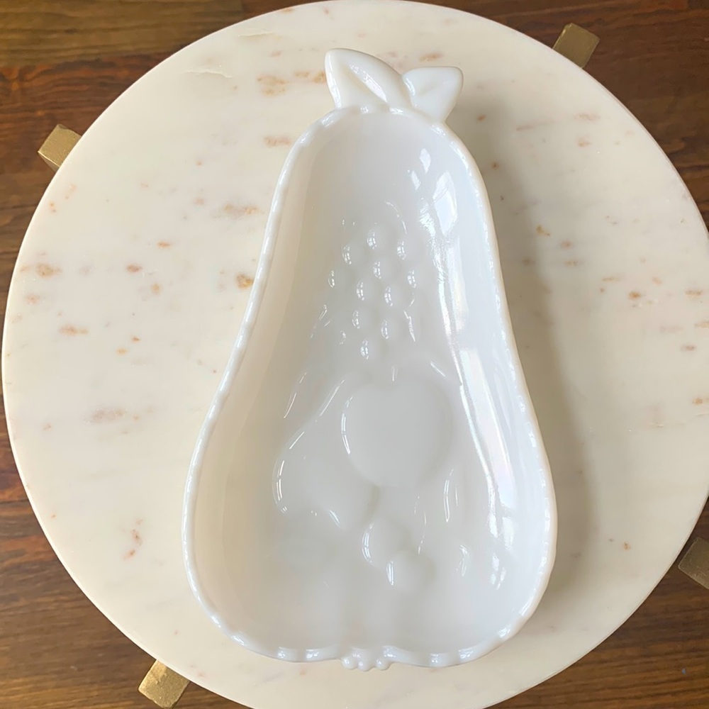 Hazel Atlas Milkglass Fruit Spoon Rest or Trinket dish Decor Vintage